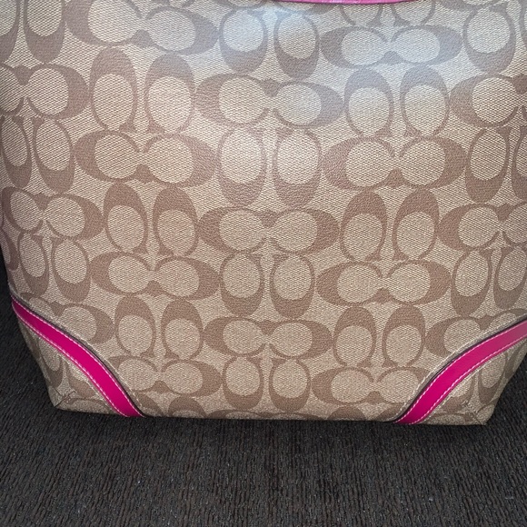 Coach purse - Picture 2 of 5